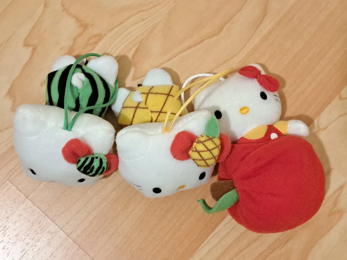 Three Hello Kitty McDonald's Plush Toys image indicator(2)