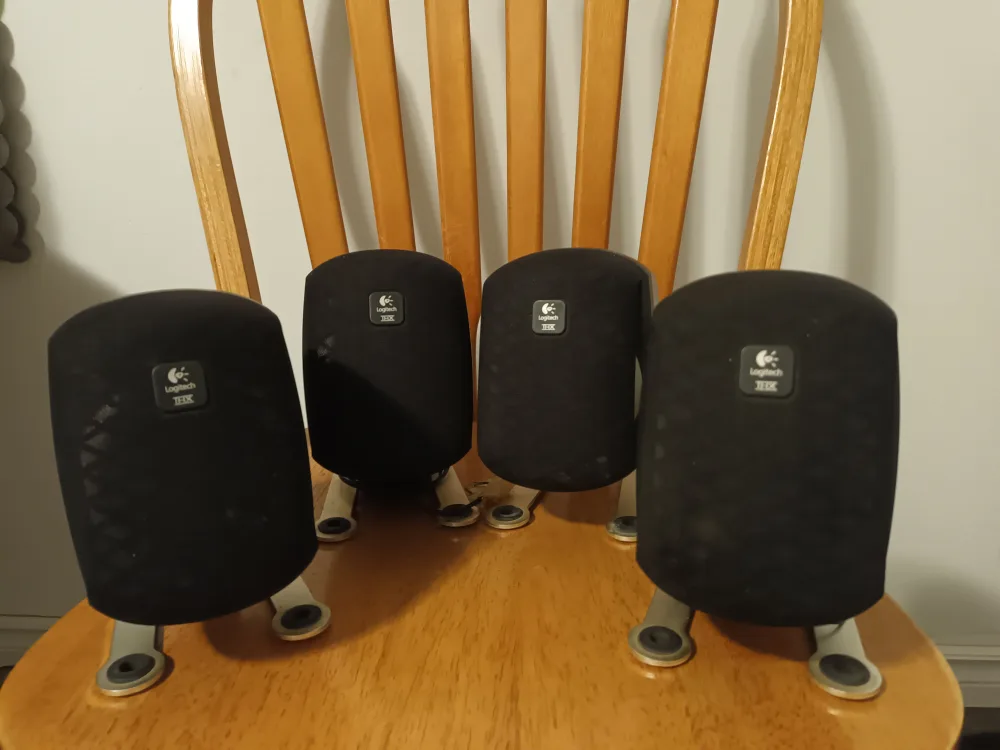 Logitech THX 5.1 Speaker System thumbnail