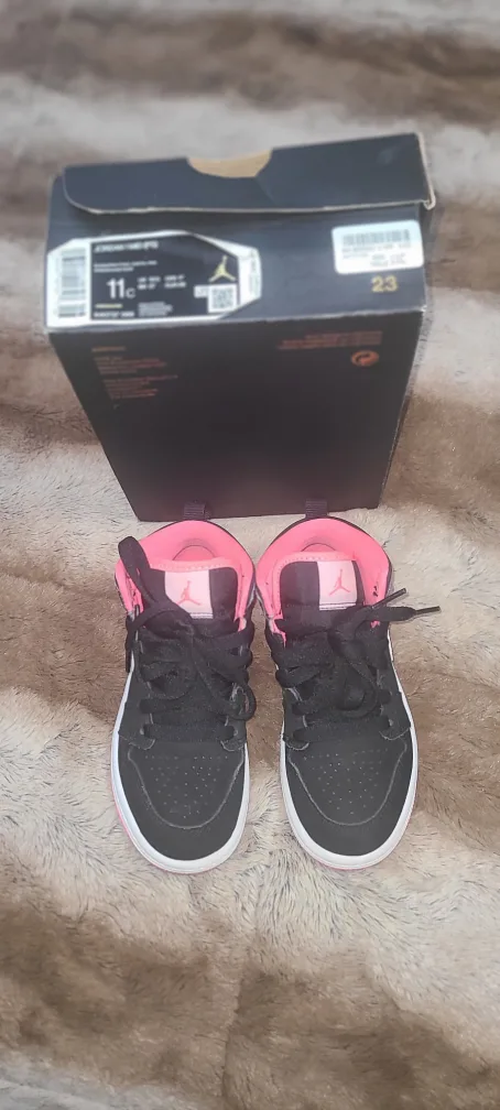 💘 Air Jordan 1 Mid Toddler Shoes - Black and Pink size 11C 💘 image indicator(5)
