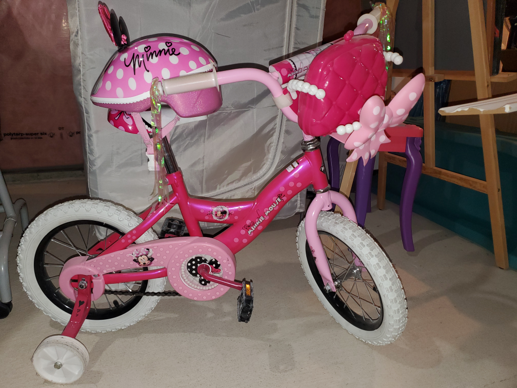 Girls bicycle and helmet - photo 5