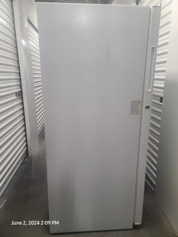 Midea Upright Freezer - photo 5