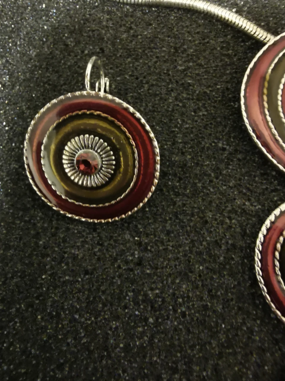 Gorgeous Necklace and Earrings Set - photo 4