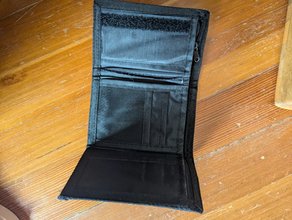 Tri-fold Wallet with Graphic Design image indicator(3)