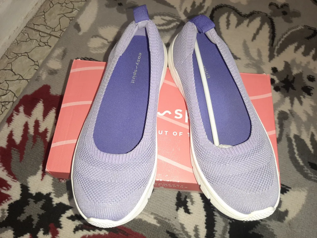 NEW in Box Women's Easy Spirit slip-on , size 7 image indicator(2)