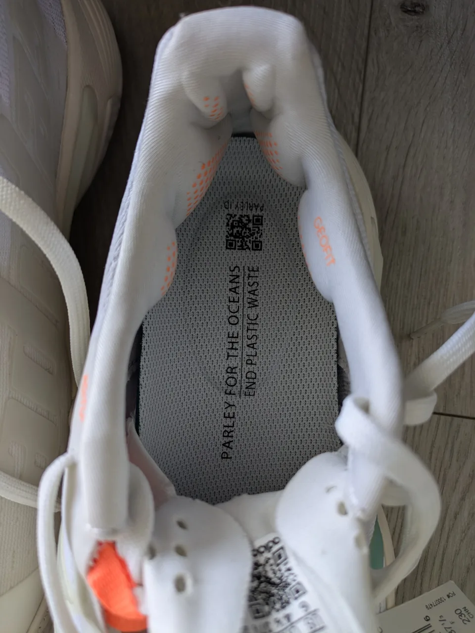 NEW - Women's Tennis Shoes (Adidas Barricade Parley) - SIZE 6 image indicator(6)