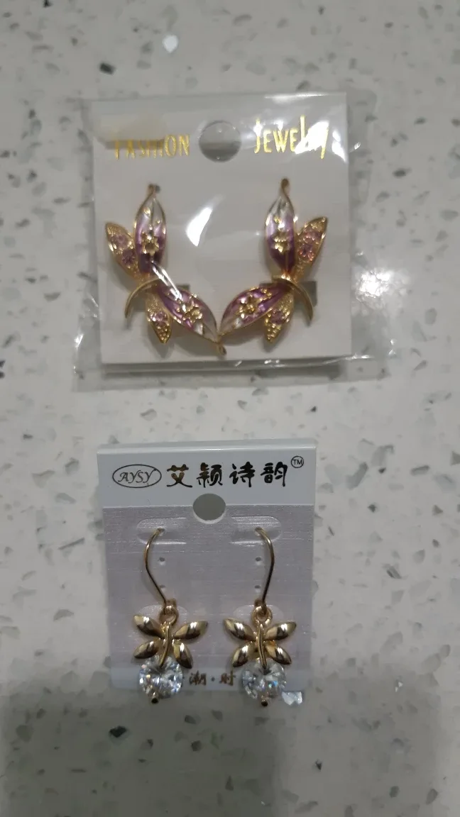 Assorted Fashion Earrings - Hoops & Dangle image indicator(4)