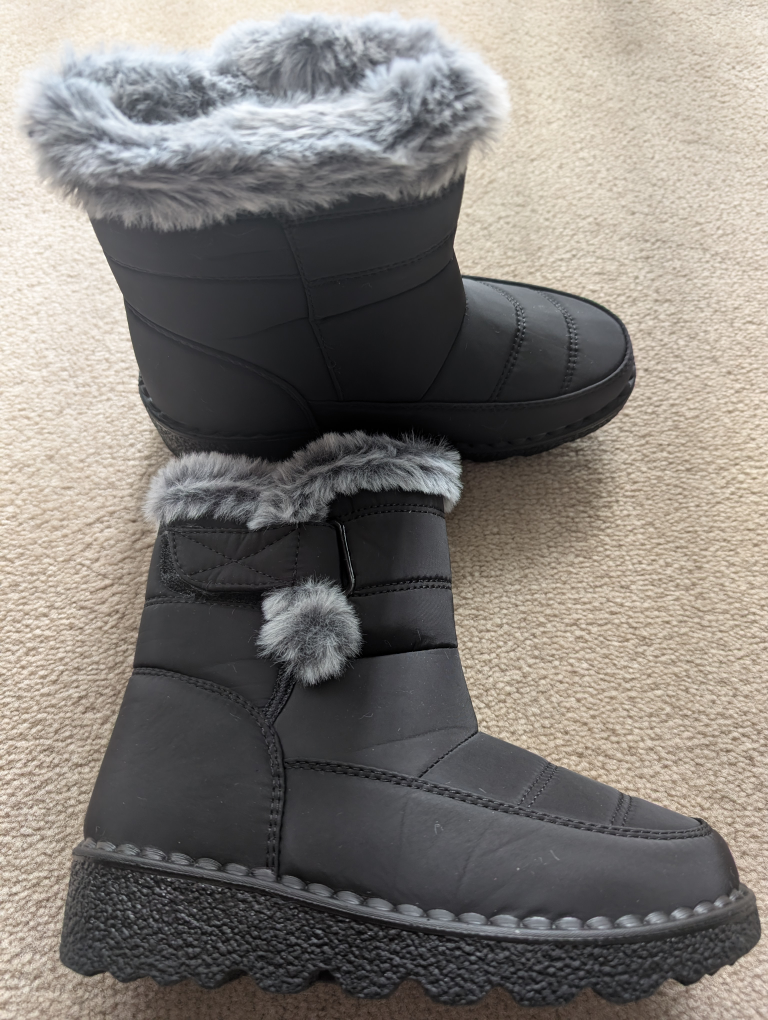 Women's Black Winter Boots with Faux Fur Trim - photo 2