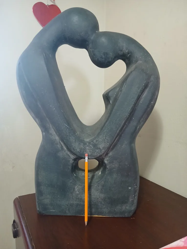 Abstract Couple Sculpture image indicator(2)