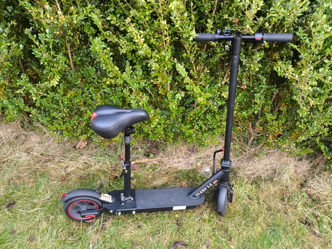 Gyrocooters Flash 3.0 Electric Scooter - Pitch Black image indicator(4)