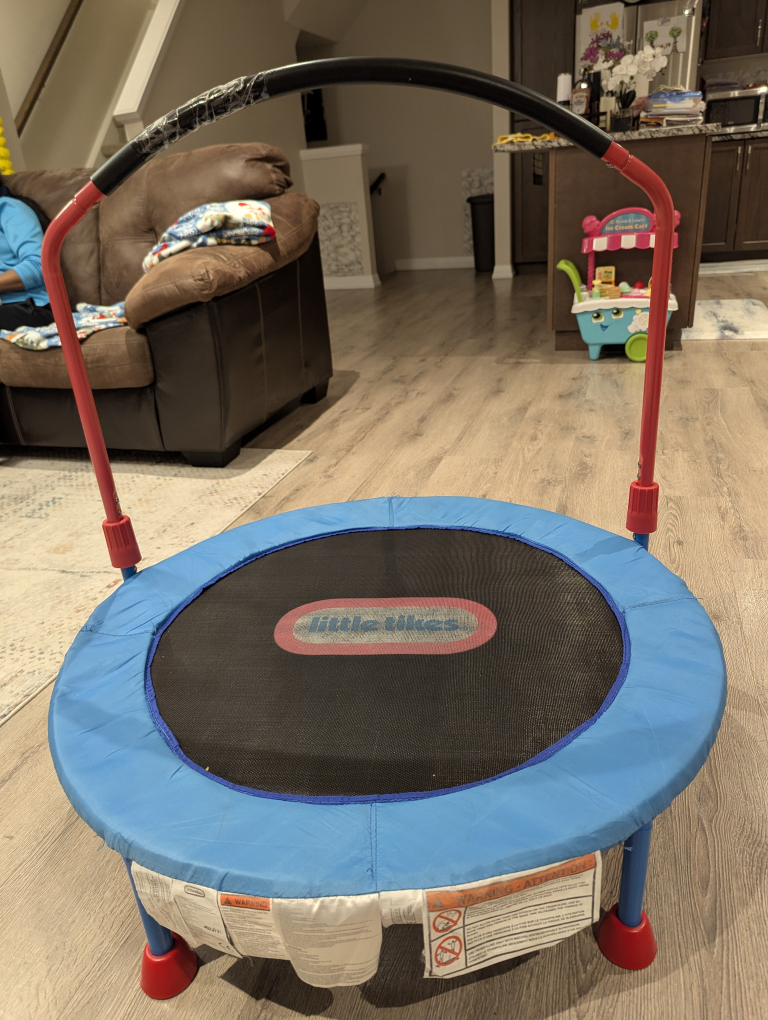 Little Tikes 3 feet indoor trampoline - photo 2