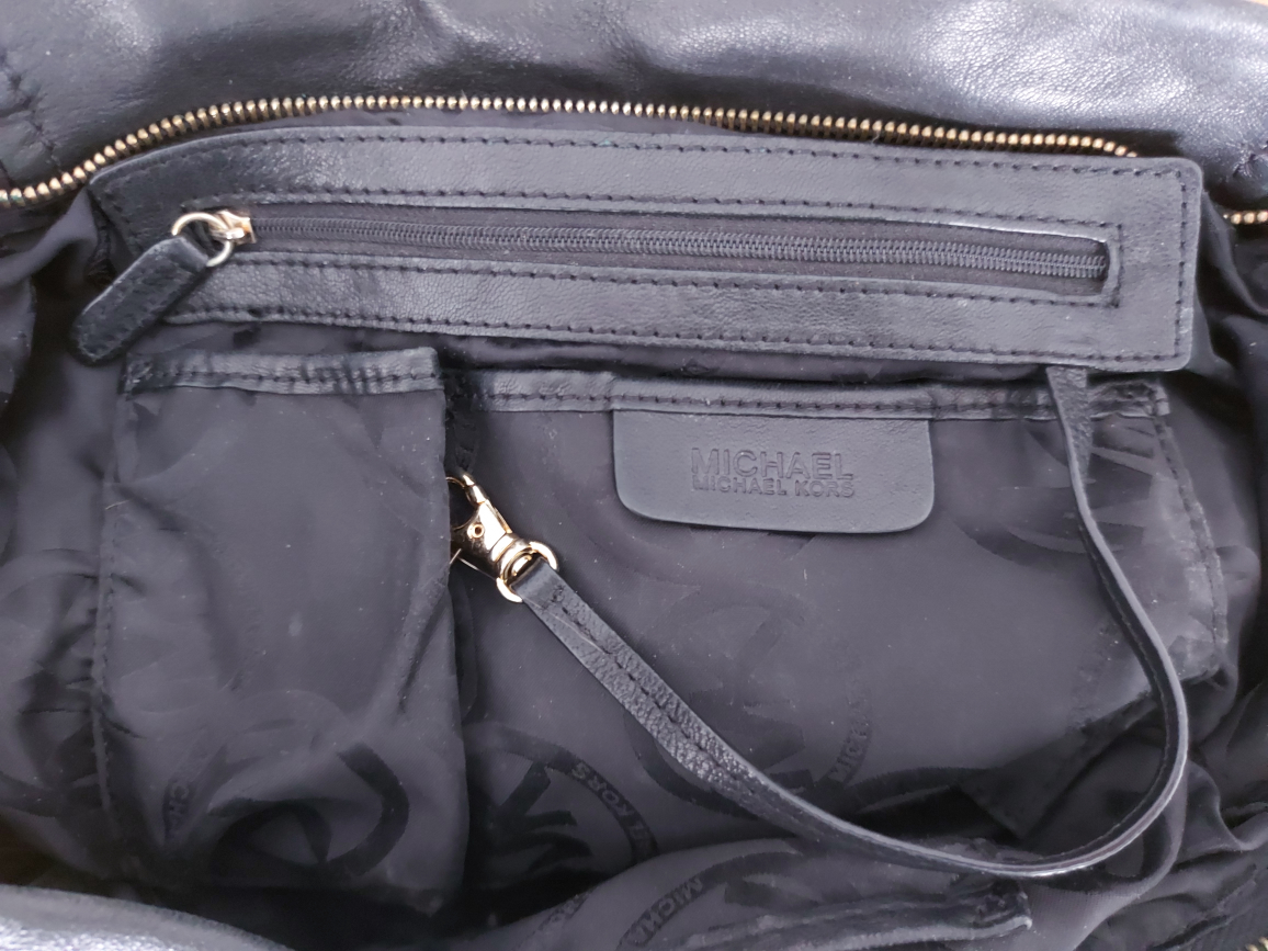Michael Kors Black Leather Hobo Bag - photo 4
