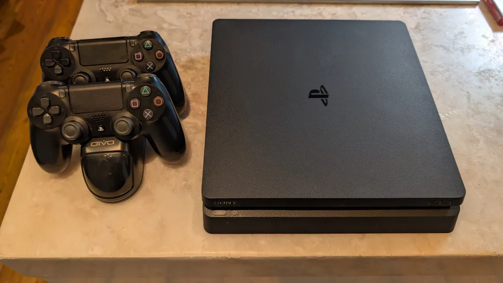 PS4 Slim 500GB Console Bundle - Games, Controllers, Headset image indicator(2)