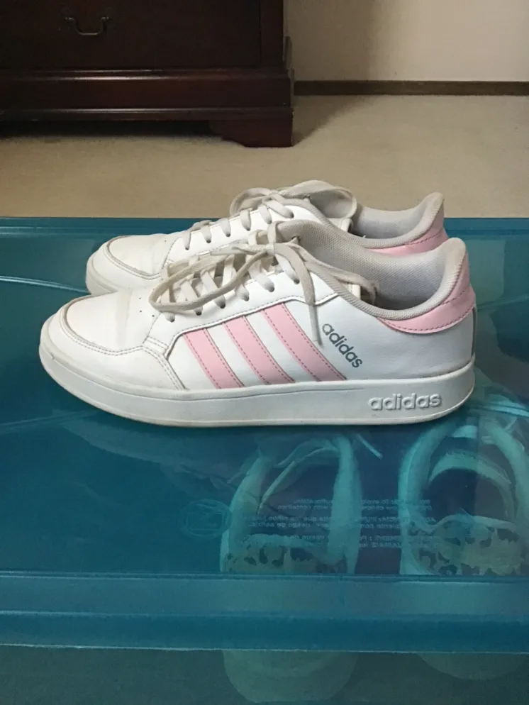 Women’s Adidas Snickers image indicator(3)