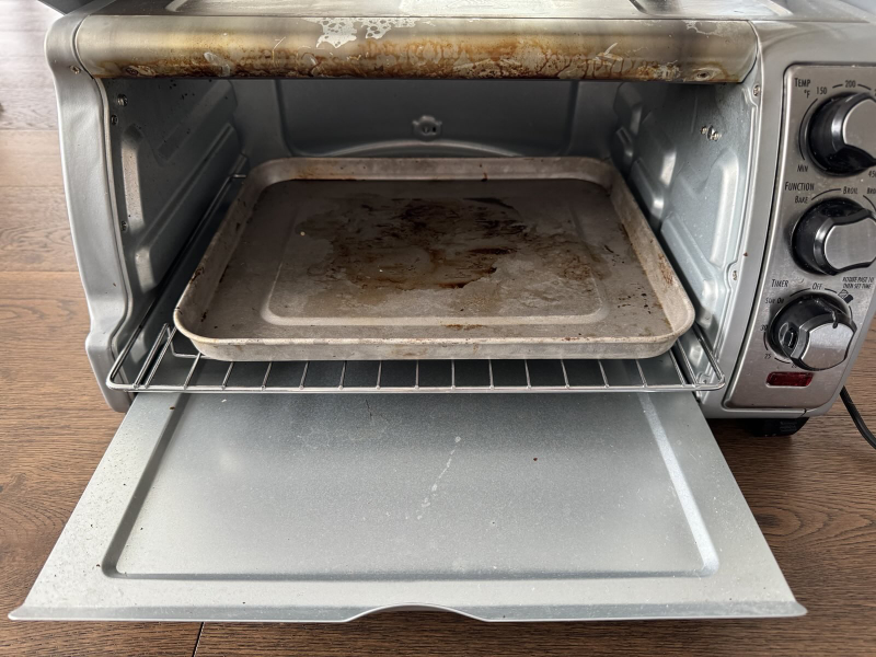 Hamilton Beach EasyReach Toaster Oven - photo 2