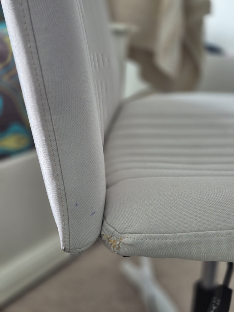 White Swivel Office Chair - photo 4