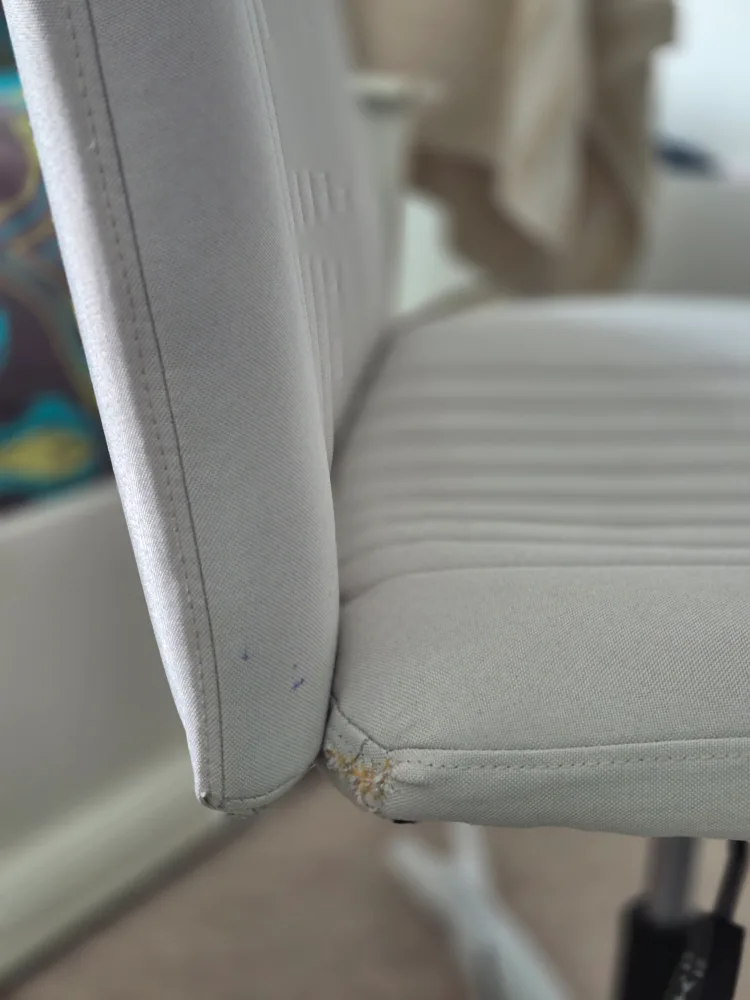 White Swivel Office Chair image indicator(4)