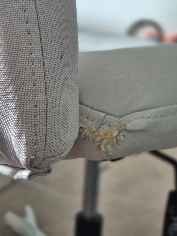 White Swivel Office Chair image indicator(6)