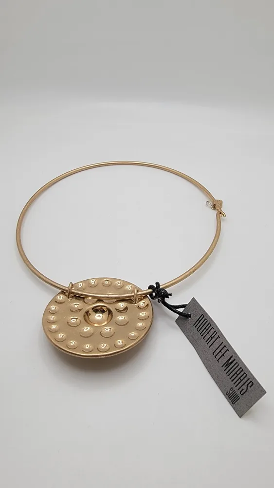 Soho Gold Shield Pendant Wire Collar Necklace – 17” 🏈 image indicator(4)