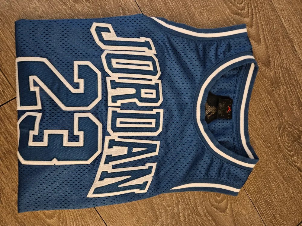 Jordan 23 Boys Basketball Jersey - Size L (12-13 Years) image indicator(2)