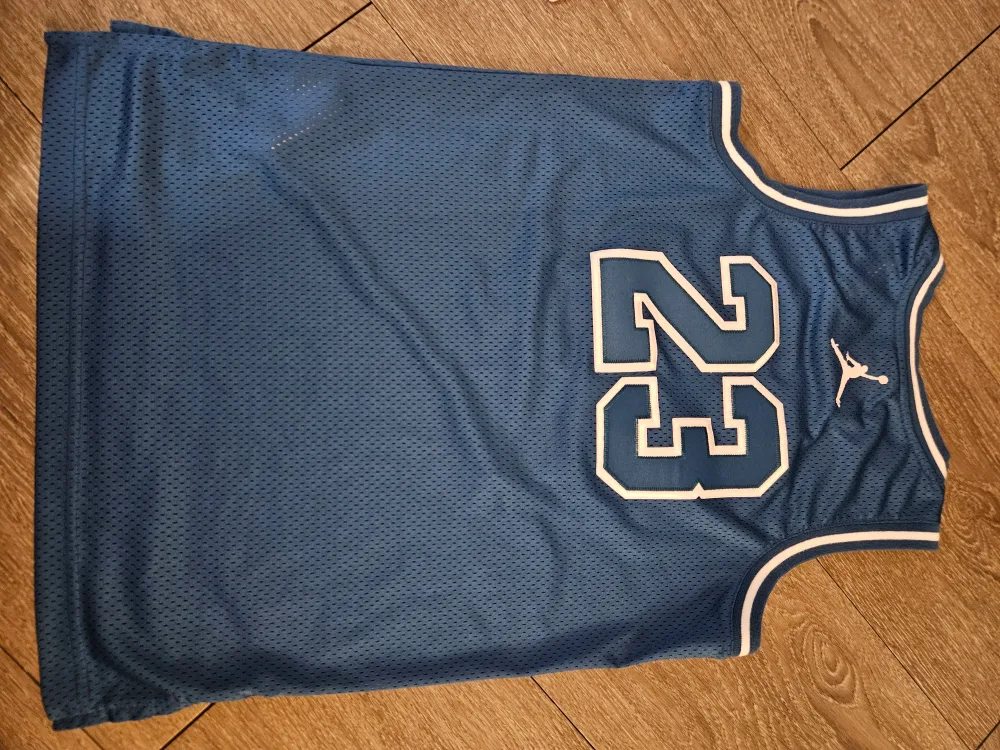 Jordan 23 Boys Basketball Jersey - Size L (12-13 Years) image indicator(3)