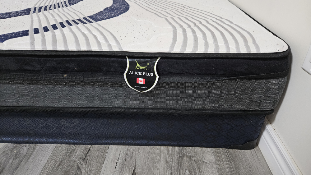 Best condition  Mattress - Twin Size with box - photo 3