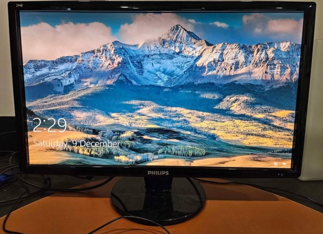 Philips 24-inch LED Monitor