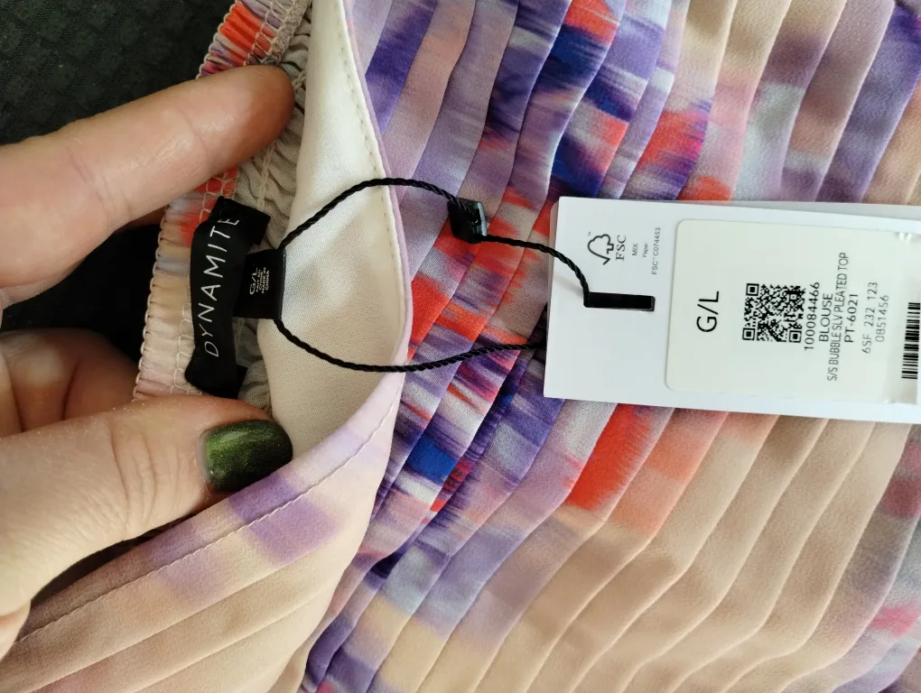 Dynamite Women's G/L Bubble Sleeve Pleated Crop Top image indicator(2)