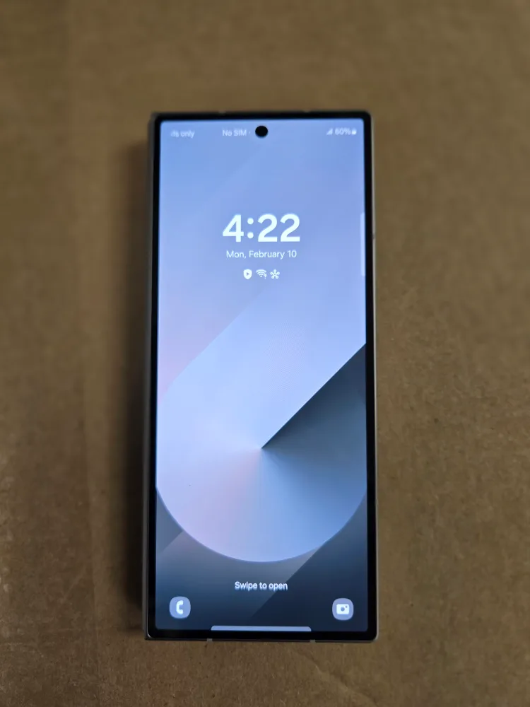 Samsung Galaxy Z Fold6 256gb - Silver - like new thumbnail
