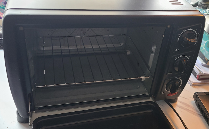 Bravetti Compact Countertop Toaster Oven - used once - photo 3