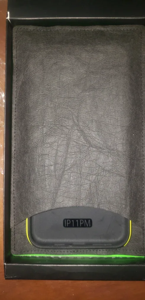 Razer Custom Cyberpunk 2077 iPhone 11 Pro Max Case - Yellow image indicator(5)