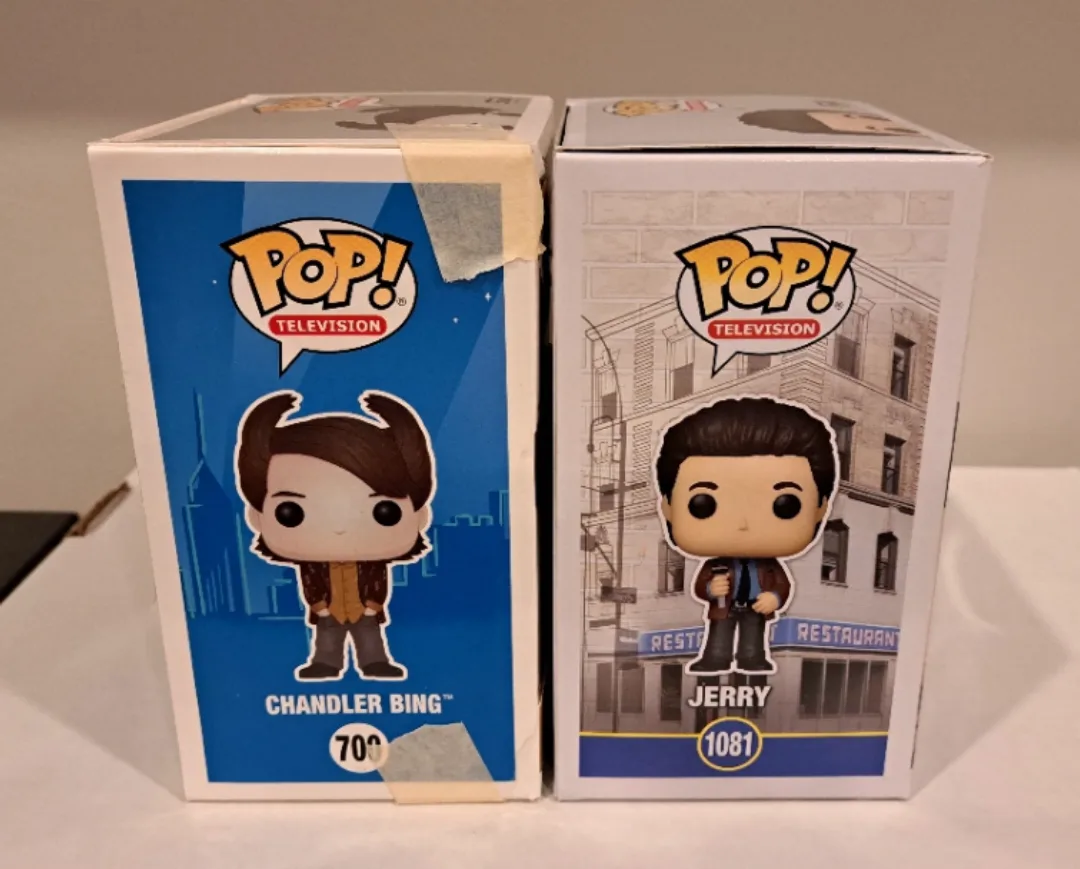 Friends 🤝 & Seinfeld 🎤 Funko Pop! Chandler Bing & Jerry Seinfeld image indicator(4)