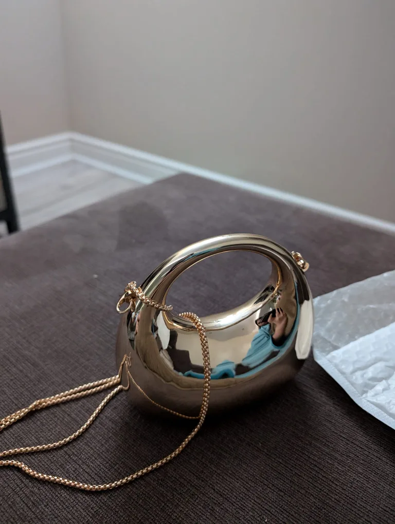 Gold Metal Clutch Bag with Chain Strap image indicator(5)