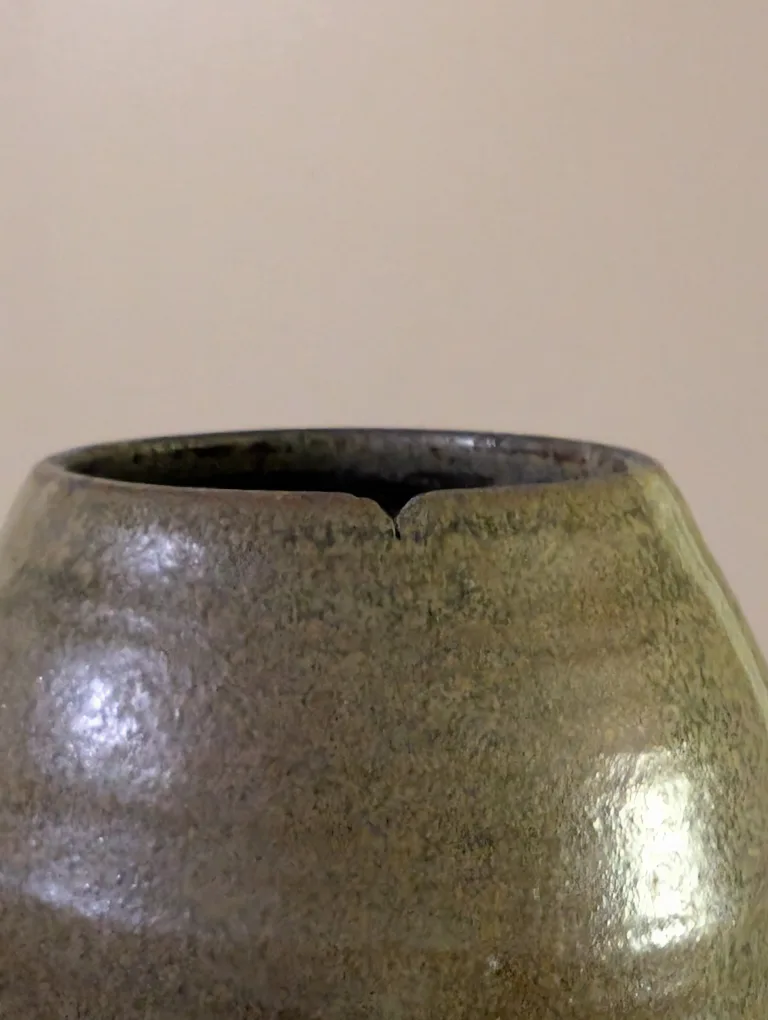 Stoneware Vase, Hand-thrown Pottery image indicator(5)
