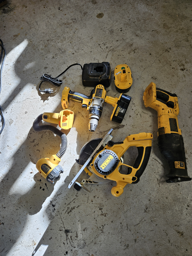 Dewalt Power Tool Combo: Drill, Reciprocating Saw, Circular Saw