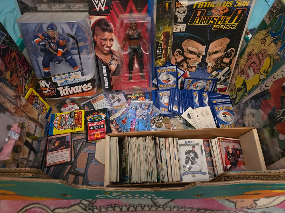 Huge Lot of Collectibles - Sports Cards, Comics, Figures & More! thumbnail