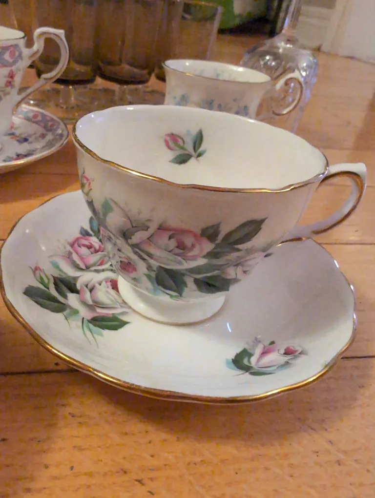 Vintage Teacups and Saucers image indicator(3)