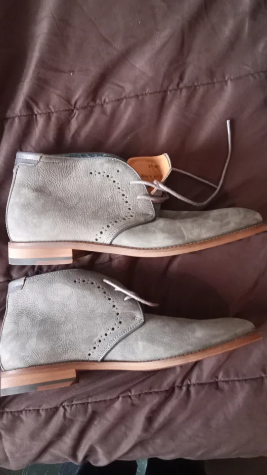 Johnston & Murphy Men's Grey Suede Chukka Boots image indicator(3)
