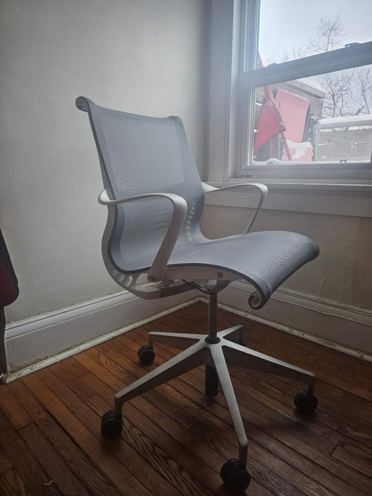 Herman Miller mesh chair - photo 4
