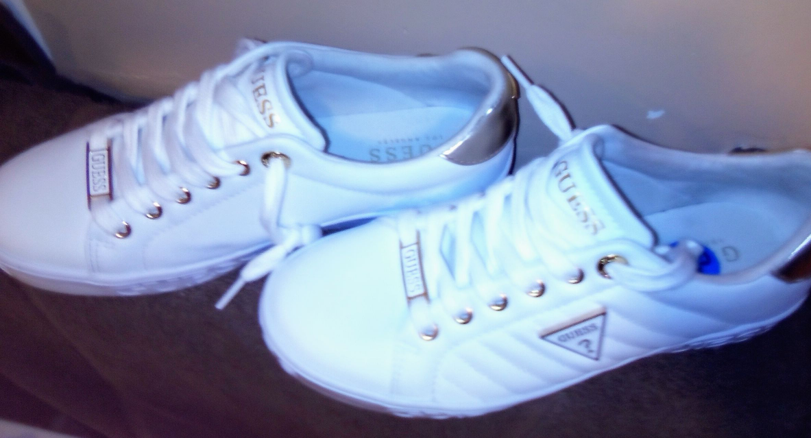 GUESS White Sneakers Size 6 1/2 - photo 2