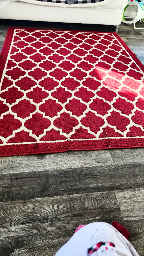 Red and Cream Geometric Area Rug - photo 2