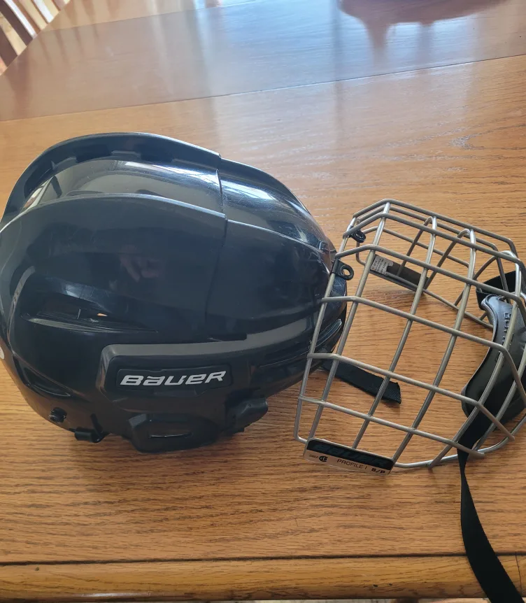 Bauer Hockey Helmet with Cage image indicator(3)