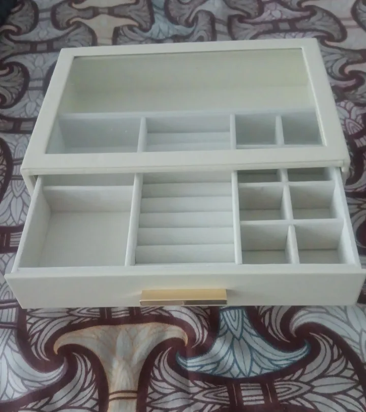Three Layer White Leather Jewellery Box image indicator(2)