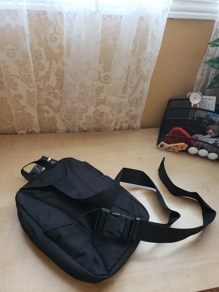 Hawk Unisex Black Sling Bag image indicator(5)