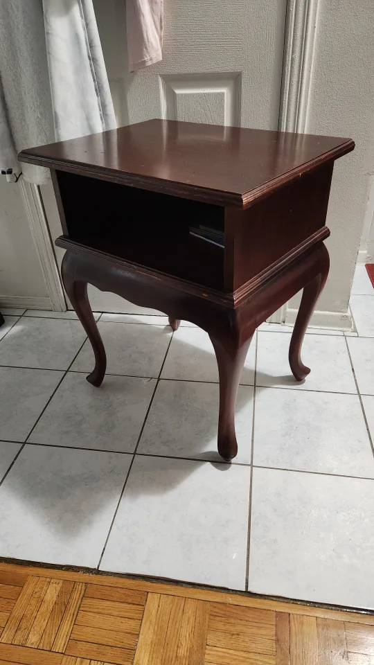 🪑Dark brown wooden end table image indicator(3)