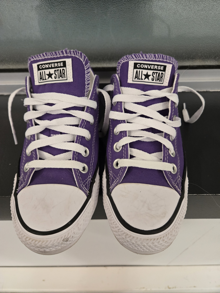 Purple Converse size 7 Women's - photo 2