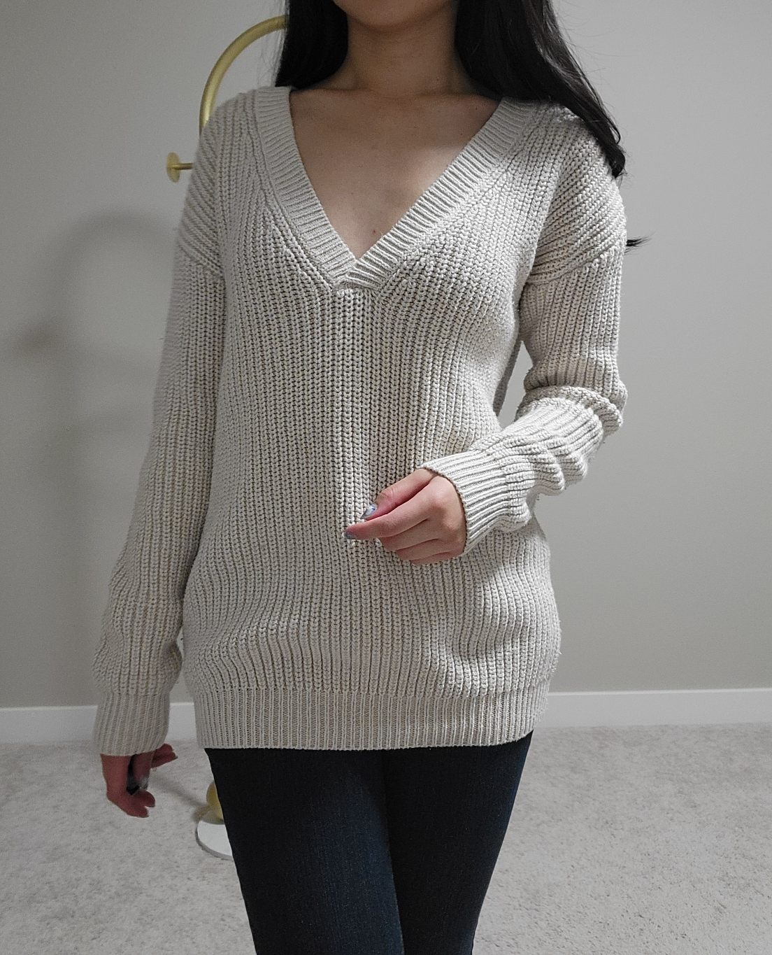 Cream-coloured V-neck Knit Sweater