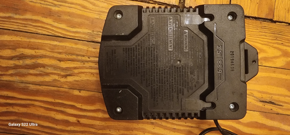 Craftsman V20 12V Battery Charger - photo 2