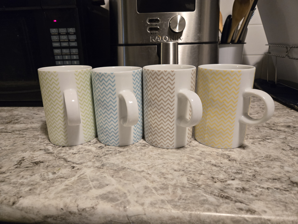 Set of four chevron mugs - photo 2