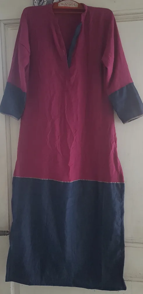 Five Women's Dresses - Assorted Styles and Colours image indicator(5)