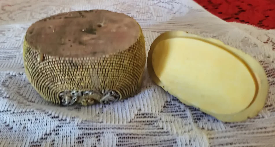 Vintage Miniature Trinket Boxes image indicator(4)